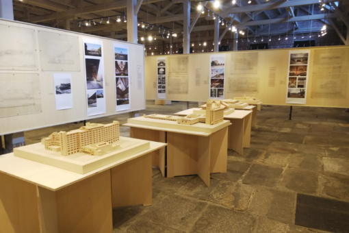 【建築学科】建築家・浦辺鎮太郎の建築展に学生制作の作品模型が展示！