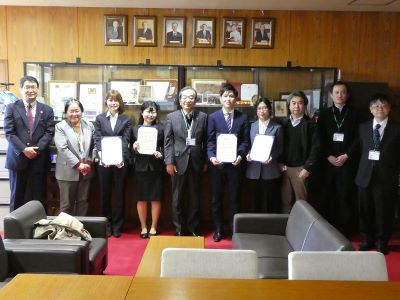 4名の薬学部生が日本薬学会中国四国支部の学生発表奨励賞を受賞しました！ 