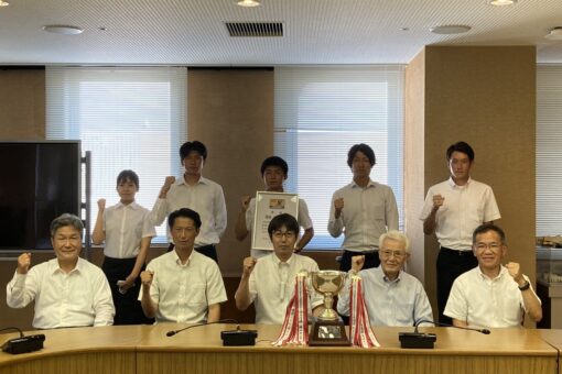 【サークル】学友会サッカー部が福山市長に全国大会への出場を報告！