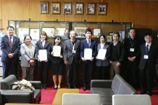【薬学部】日本薬学会中国四国支部の学生発表奨励賞を4名が受賞！
