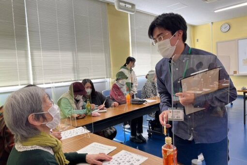 薬学生が認知症カフェでレクリエーションの企画と運営を行いました！