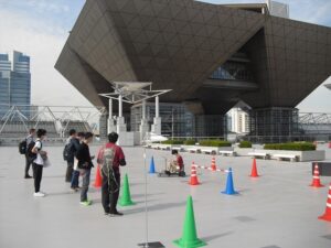 自動運転電気自動車の屋外展示