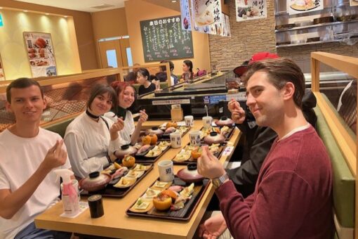 【国際センター】福山大学の留学生がインバウンド向けの寿司レシピ開発に協力！ 