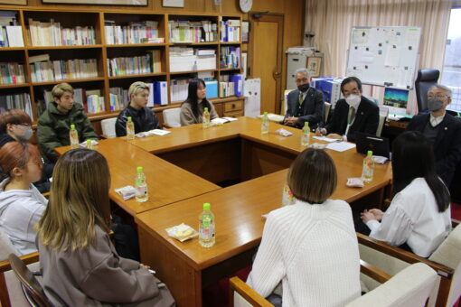 【学長室】学生と学長との懇談会を開催しました！