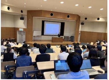 【税務会計学科】経済学部の名物講義「備後経済論」：招聘講師数累計２５０名！