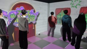 インタラクティブな映像を体験可能なシアター型XRルーム