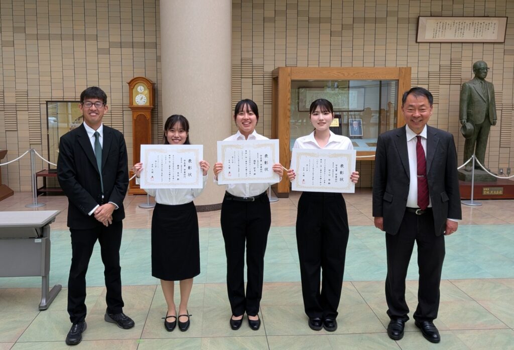 「学生表彰（学長賞：学業部門）」表彰式、税務会計学科