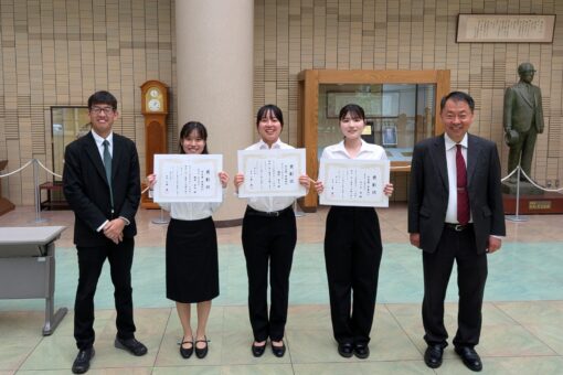【税務会計学科】令和8年度「学生表彰（学長賞：学業部門）」の授賞式